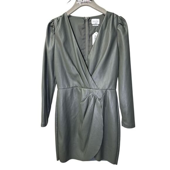 Saylor  - Picture 4 of 10